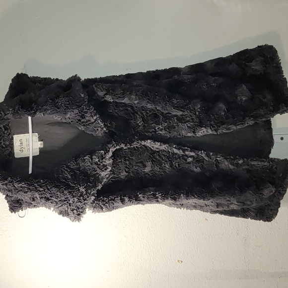Dylan Women's Charcoal Gray Faux Fur Mock Neck Snapped Long Vest Size XS - Picture 1 of 10